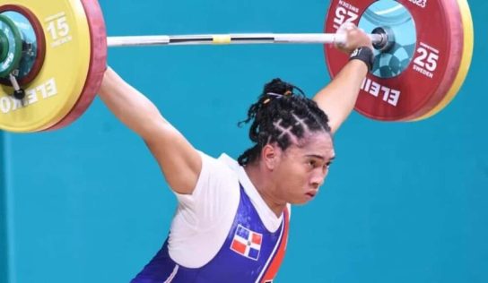 Yudelina Mejía brilla con oro y plata en halterofilia