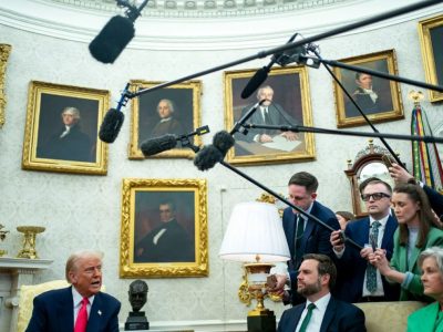 Cadenas de televisión de EE.UU. suspenden cobertura conjunta de Trump tras veto a medios