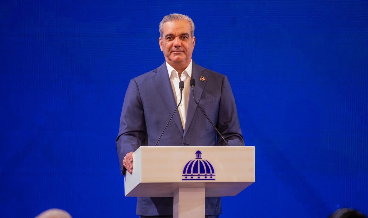 Poder Ejecutivo dispone traslado temporal de la residencia oficial del presidente a Santiago del 14 al 16 de septiembre