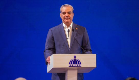 Poder Ejecutivo dispone traslado temporal de la residencia oficial del presidente a Santiago del 14 al 16 de septiembre