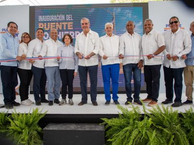 Abinader inaugura puente Los Hierros en Baní tras más de 40 años de espera