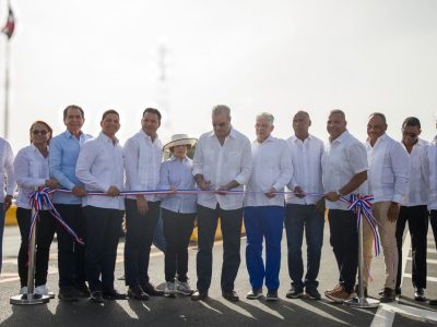 Presidente Abinader inaugura nuevo puente sobre el río Galeón y obras viales en Peravia