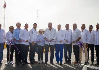 Presidente Abinader inaugura nuevo puente sobre el río Galeón y obras viales en Peravia