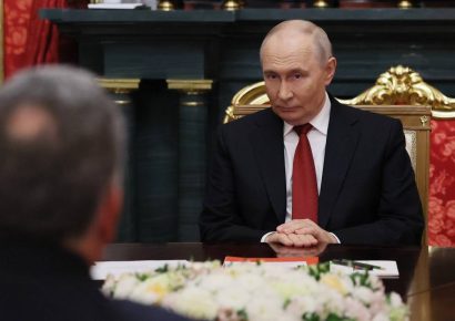 Putin se reúne con enviados de Trump para reactivar proceso de paz en Ucrania