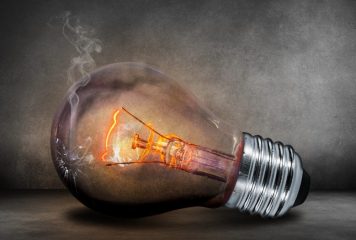 Informe de gestión comercial de las EDE revela pérdidas de energía de 39% y deuda superior a RD$37 mil millones