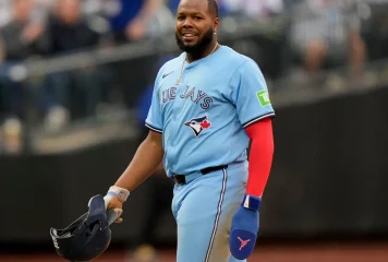 Guerrero Jr. pide disculpas por polémica de contrato