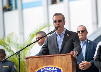 Abinader destaca avances en seguridad y afirma que la Policía Nacional es cada vez más eficiente