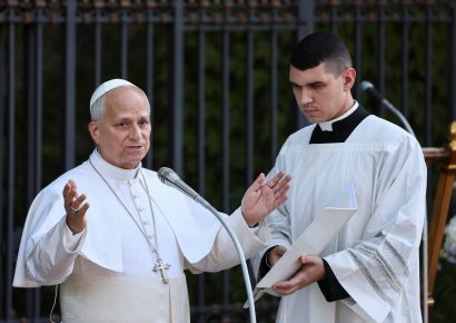 El papa León XIV pide paz ante los conflictos y divisiones del mundo