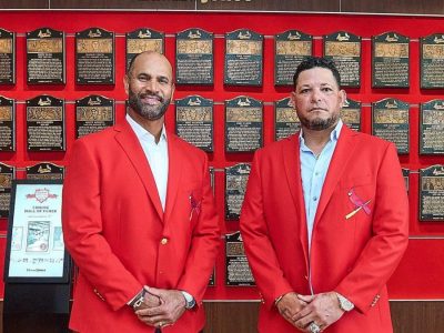 Albert Pujols y Yadier Molina son exaltados al Salón de la Fama de los Cardenales de San Luis