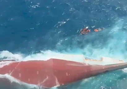 Seis muertos y 130 desaparecidos tras naufragio de un ferry en Indonesia