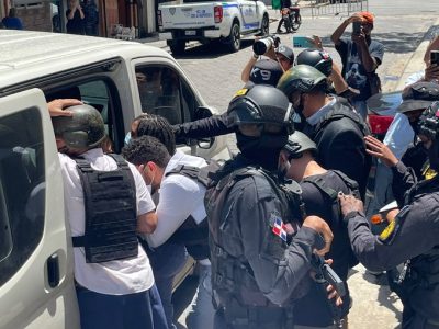 Trasladan a diez imputados del caso SeNaSa 2.0 para interrogatorios