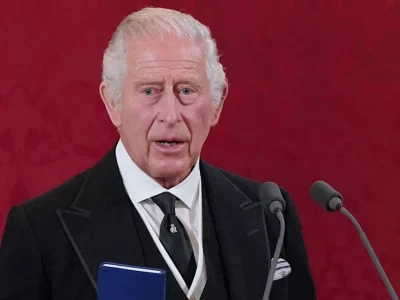 El rey Carlos III alerta sobre los peligros del avance de la IA