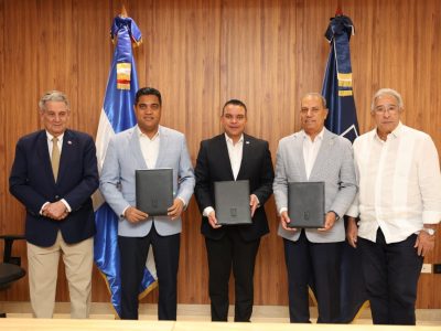SNS, Deportes y COD firman convenio para atención médica de atletas