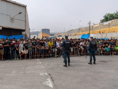Ceuta: devuelven a Marruecos a 21 migrantes tras lanzar piedras contra militares españoles