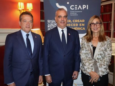 Abinader resalta crecimiento y estabilidad de RD ante empresarios iberoamericanos