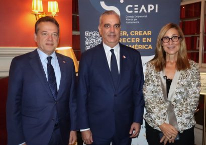 Abinader resalta crecimiento y estabilidad de RD ante empresarios iberoamericanos