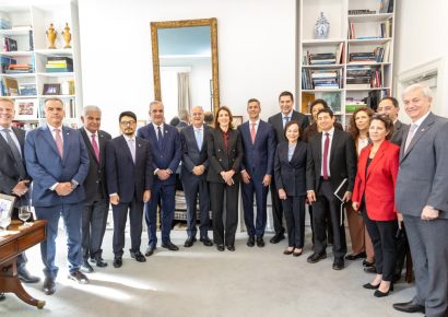 Presidente Abinader propone avanzar en desarrollo y regulación de la IA