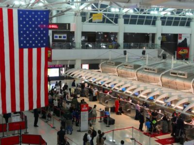 EE. UU. permitirá a personas sin boleto acceder a zonas seguras de algunos aeropuertos