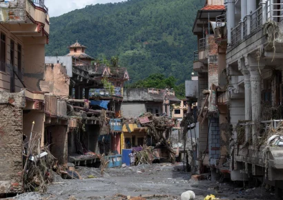 Nepal eleva a 1.252 la cifra de muertos por la devastadora riada mientras miles continúan desaparecidos