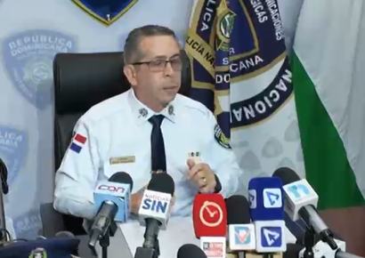 Identifican a los dos arrestados en caso del estadounidense hallado bajo concreto