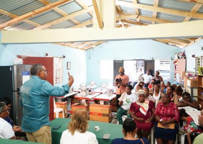 Dasac entrega máquinas de coser para impulsar autoempleo femenino en San Cristóbal
