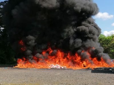 Autoridades destruyen más de dos toneladas de drogas en Peravia y Azua