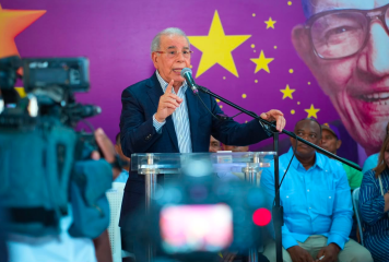 Danilo Medina llama al PLD a movilizarse y asegura que el partido recuperará el poder en 2028