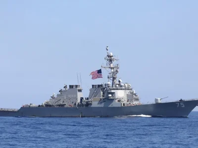 EE.UU. desvía 100 barcos comerciales durante nuevo bloqueo marítimo contra Irán