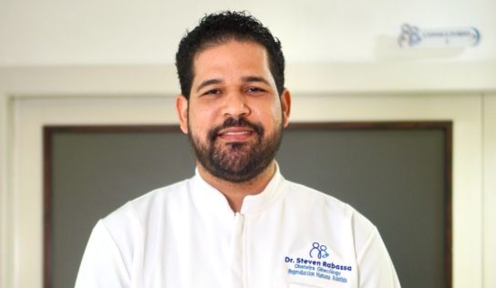 Dr. Steven Rabassa queda en libertad tras interrogatorio por caso SeNaSa 2.0