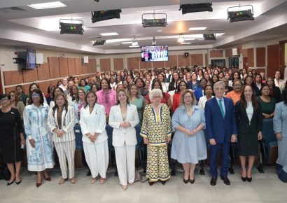 Ministerio de la Mujer y OEA capacitan a más de 300 lideresas rurales