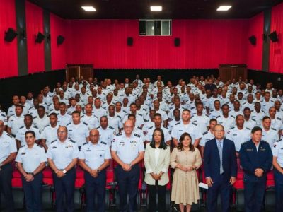 Ministerio de la Mujer capacita a miembros de la Fuerza Aérea sobre prevención de violencia