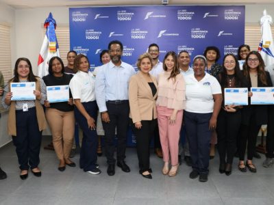 ProCompetencia capacita a su personal en lengua de señas para mejorar la atención ciudadana