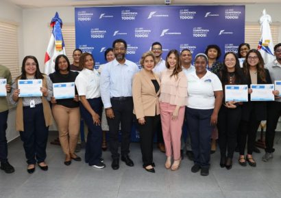 ProCompetencia capacita a su personal en lengua de señas para mejorar la atención ciudadana