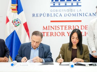 MIP y empresarios acuerdan construir nueva estación de bomberos en Haina