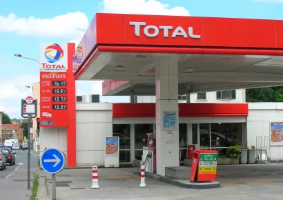 PLD acusa al Gobierno de negligencia en conflicto por comisiones de tarjetas
