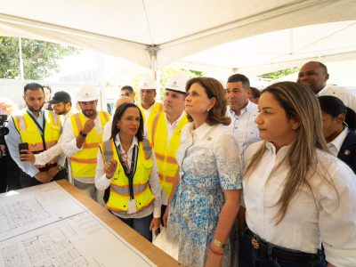 Raquel Peña supervisa construcción del Hospital Traumatológico en Mao