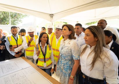 Raquel Peña supervisa construcción del Hospital Traumatológico en Mao