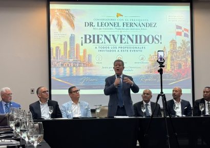 Leonel Fernández se reúne con líderes dominicanos en Miami