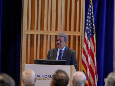 Leonel Fernández advierte sobre fragmentación geopolítica en Foro Global