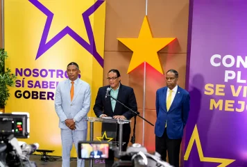 Precandidato peledeísta desiste de recurso y respalda proceso interno