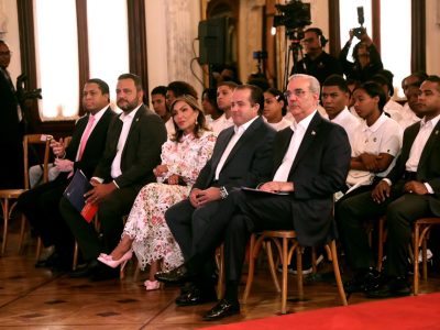 Más de 200 mil jóvenes se integran a estudio y trabajo