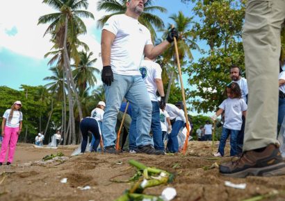Medio Ambiente retira más de 340 mil libras de residuos en jornada nacional