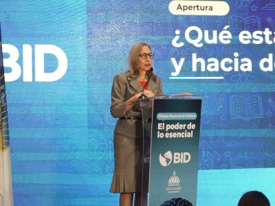 Minerd plantea fortalecer aprendizajes esenciales en diálogo regional del BID