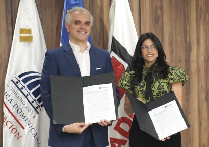 Minerd y Adozona firman acuerdo para vincular educación técnica con zonas francas