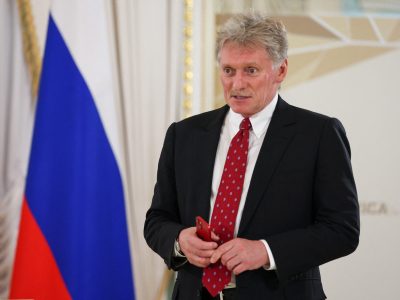 Kremlin rechaza nuevas sanciones de EE.UU. contra Rusia y advierte sobre las negociaciones en Ucrania