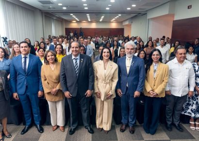 OPS y OMS reconocen labor de Raquel Arbaje en lucha contra el cáncer infantil