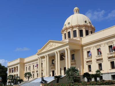 Gobierno dispone que mipymes industriales sean prioridad en compras públicas de programas sociales