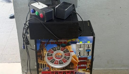 Policía ocupa máquinas tragamonedas ilegales durante operativo en Baní
