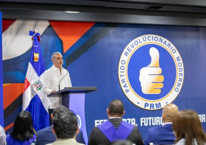Abinader coloca la formación política entre las prioridades de su gestión en el PRM