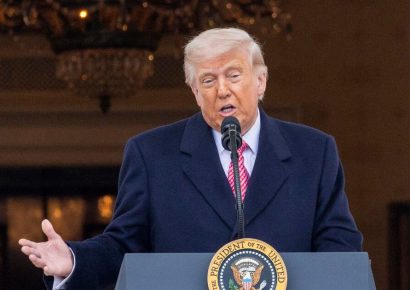Trump dice que EE.UU. dejará Irán, pero evalúa quedarse con su petróleo como en Venezuela